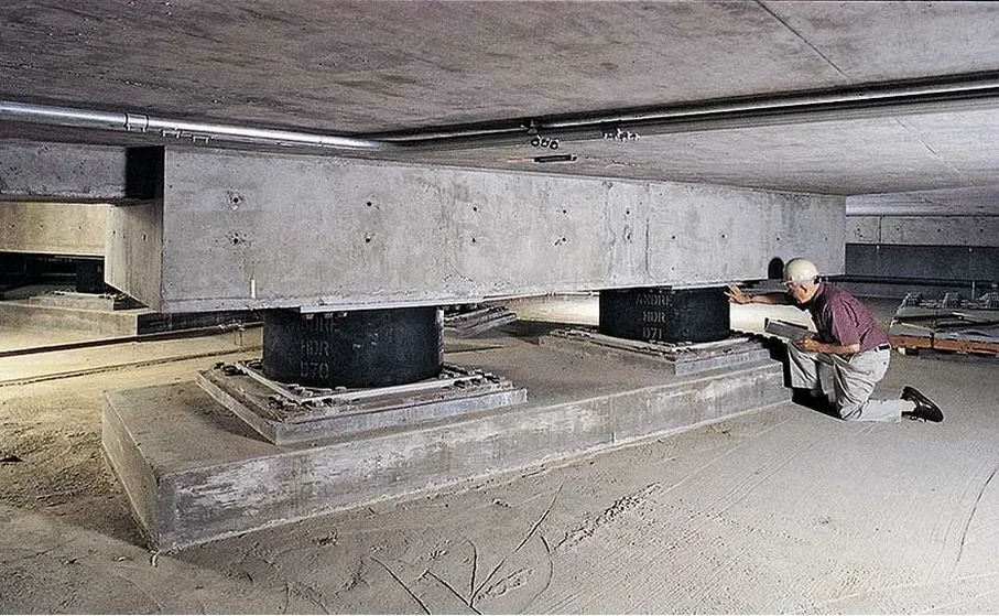 Projeto de Isolamento Sísmico de Base em Cariacica