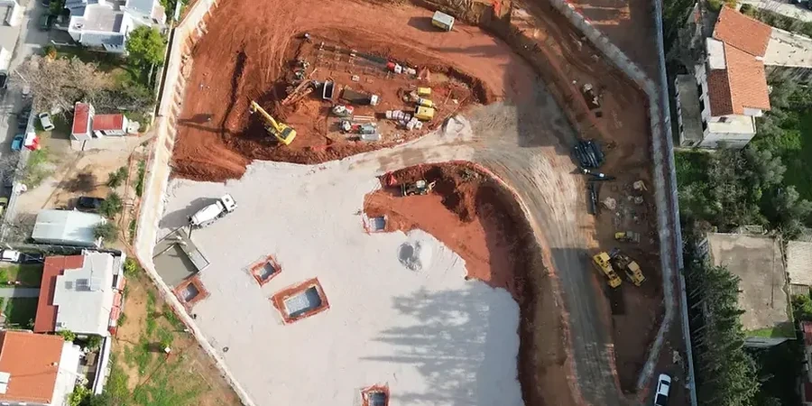 Projeto geotécnico de escavações profundas em Cariacica: segurança e previsibilidade em solos tropicais
